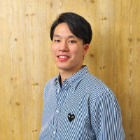 フローレス化粧品株式会社 牧様